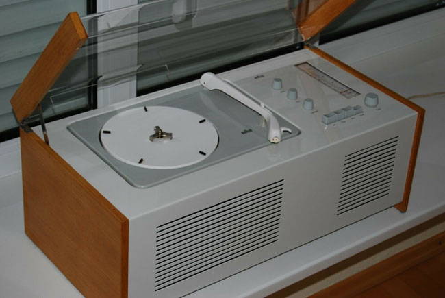 1950s Dieter Rams-designed Braun SK4 audio system on eBay