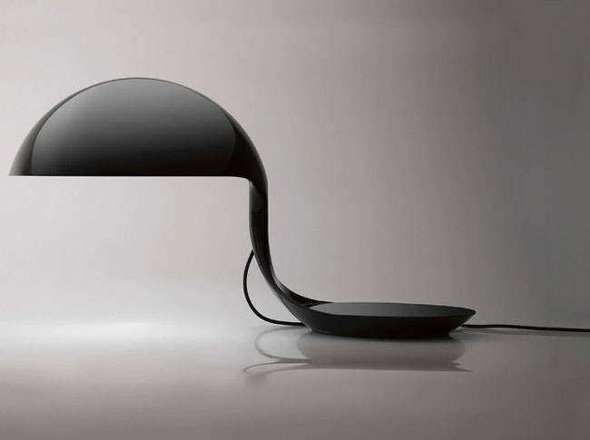 1960s classic: Cobra table lamp by Elio Martinelli