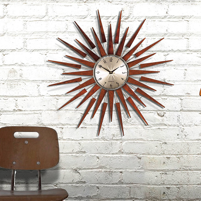 Newgate Pluto 1950s-style starburst clock