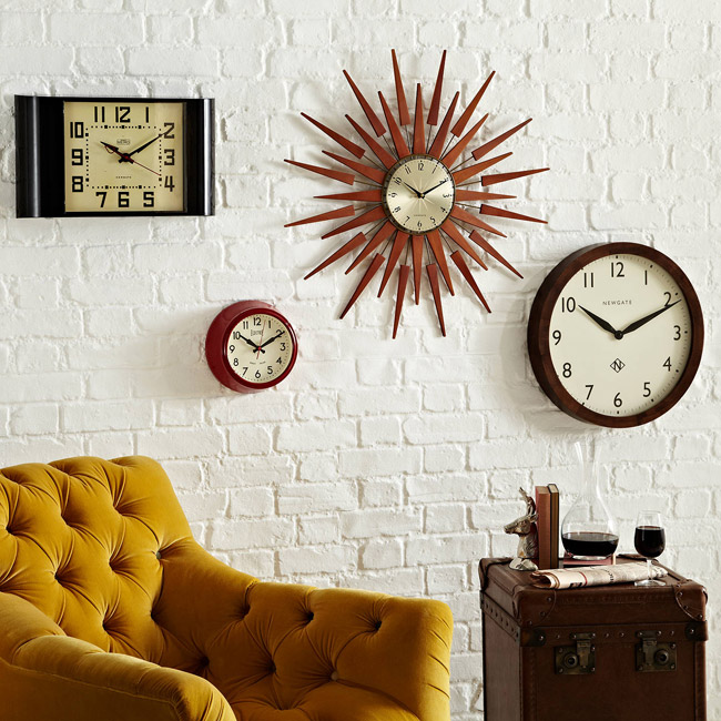 Newgate Pluto 1950s-style starburst clock