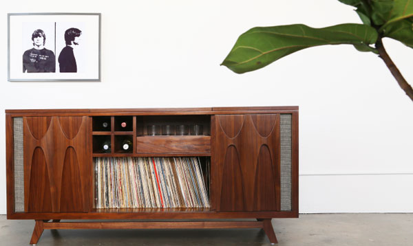 Luno midcentury-style audio system with built-in drinks cabinet