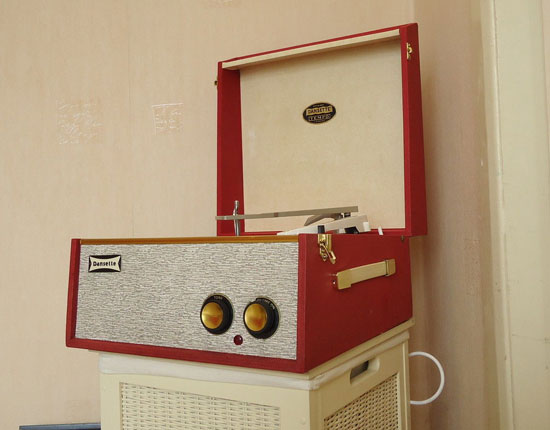 eBay watch: 1960s Dansette Tempo record player