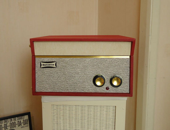 eBay watch: 1960s Dansette Tempo record player