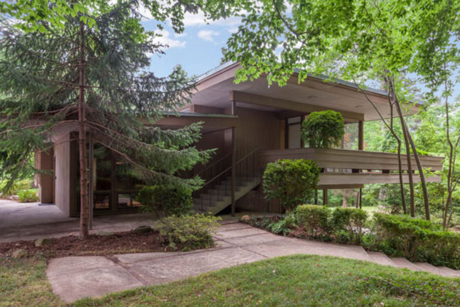  James Taylor’s 1950s midcentury modern home in Chapel Hill, North Carolina, USA