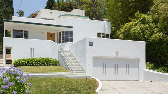 1930s Milton J. Black-designed streamline moderne property in Los Feliz, California, USA