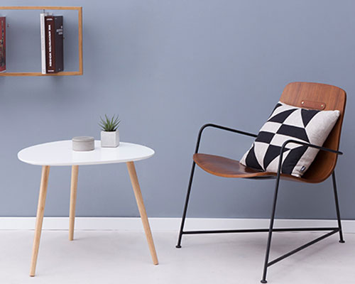 Retro-style Plectrum side tables by Brandani