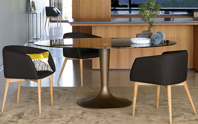 Hisia and Aradan tulip-style retro table range at La Redoute