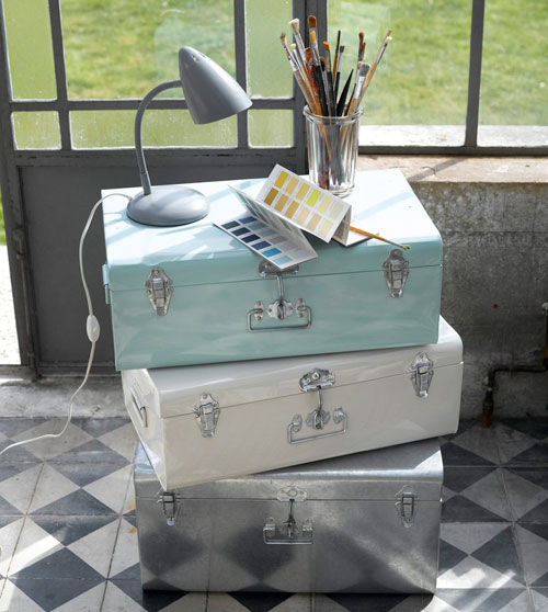 Masa vintage-style metal trunks at La Redoute