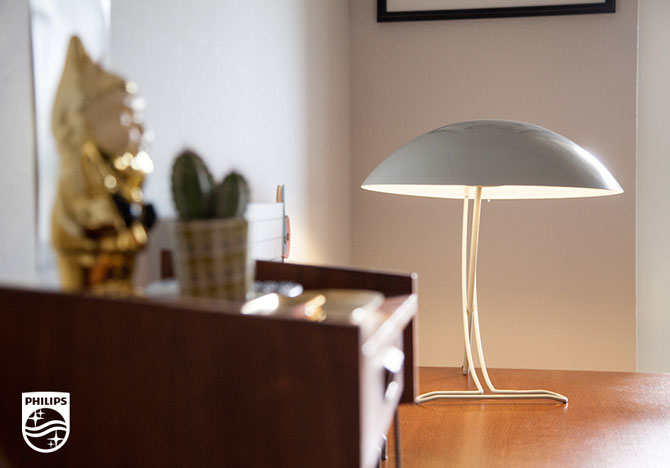 Back to the 1950s with the Philips Beauvais table lamp