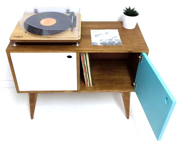 Midcentury-style record storage units by Vintage House Coruna