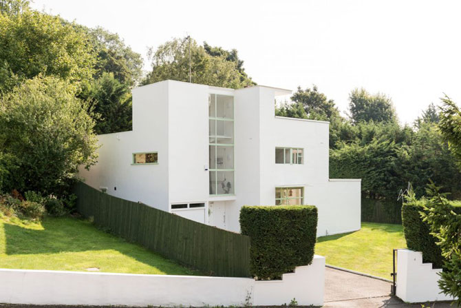 1930s Connell and Ward-designed First Sun House in Amersham, Buckinghamshire