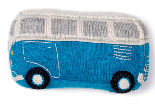 Retro-style VW Bug and VW Bus toys by Oeuf NYC