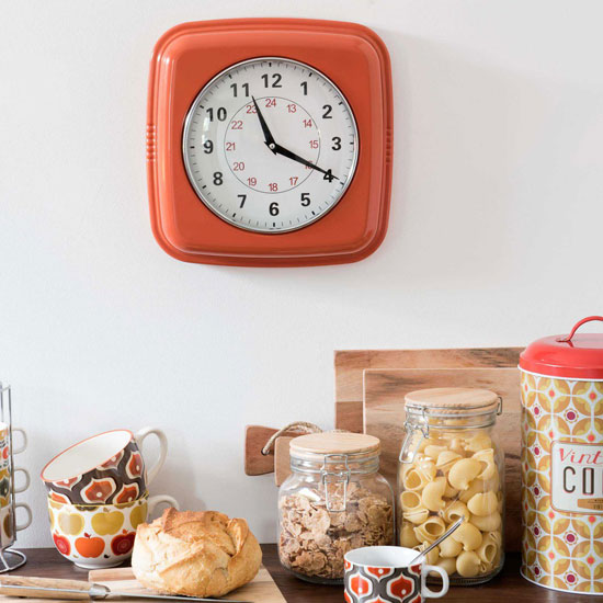 Affordable style: Retro metal clock at Maisons du Monde