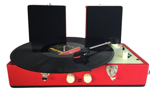 Retro sounds: Steepletone SRP030S record player