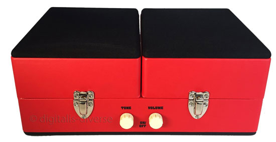Retro sounds: Steepletone SRP030S record player
