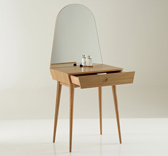 Midcentury-style Clairoy compact dressing table at La Redoute