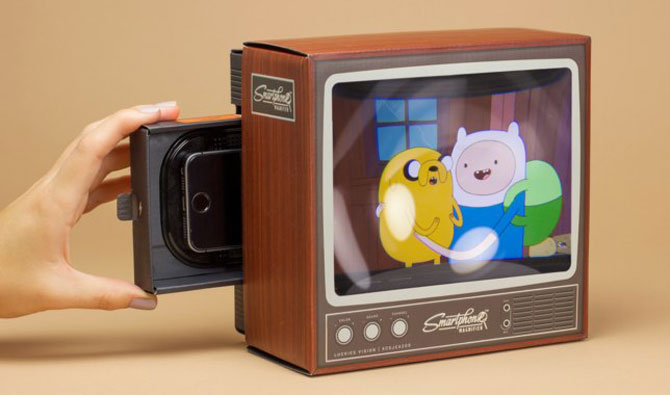 Retro viewing: Vintage television smartphone magnifier at Firebox