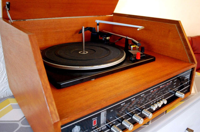 Restored 1970s Dynatron SRX record player and radio on eBay