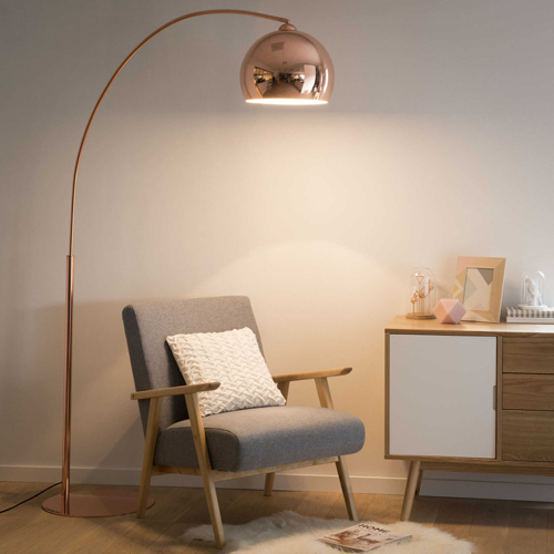 Sphere 1960s-style copper finish floor lamp at Maisons Du Monde