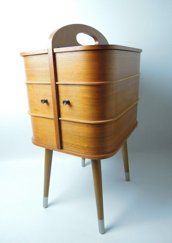 1950s midcentury-style sewing box on eBay
