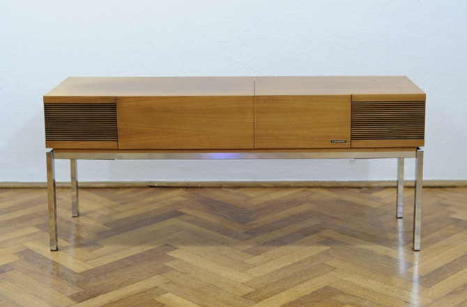 1970s Blaupunkt radiogram in walnut on eBay