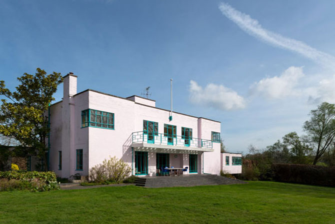 Retro house for sale: 1930s Messrs Joseph and Sir Owen Williams-designed art deco property in Great Easton, Essex