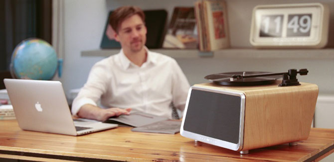 Retro-style Seed turntable by HYM Seed Audio