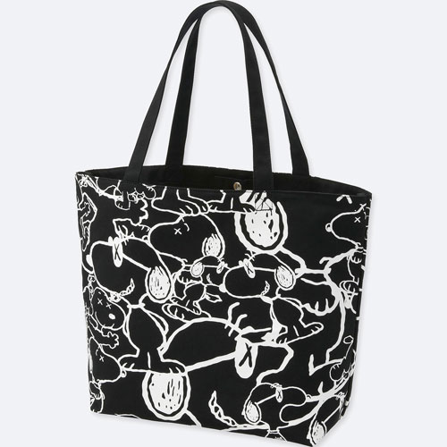 KAWS x Peanuts tote bags at Uniqlo