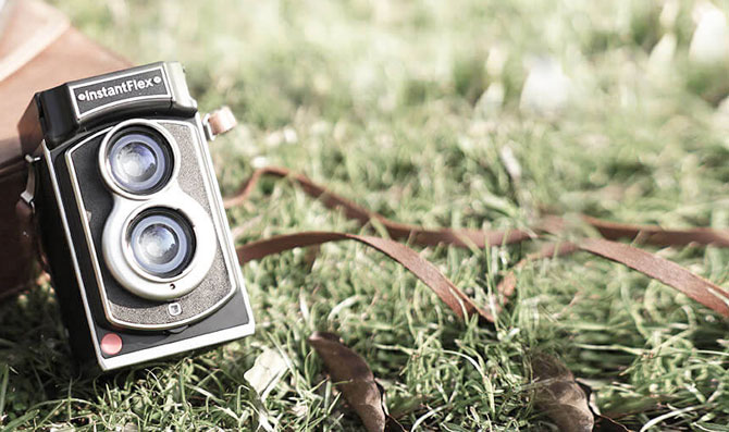 Mint vintage-style InstantFlex TL70 camera