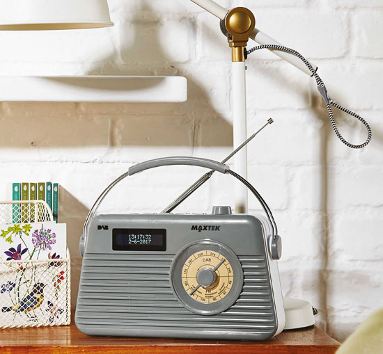 Budget sounds: Retro Maxtek DAB radio at Aldi