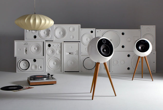 Retro audio: Moonraker wireless speaker system by Bossa