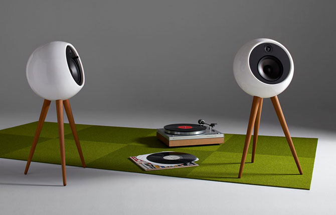 Retro audio: Moonraker wireless speaker system by Bossa