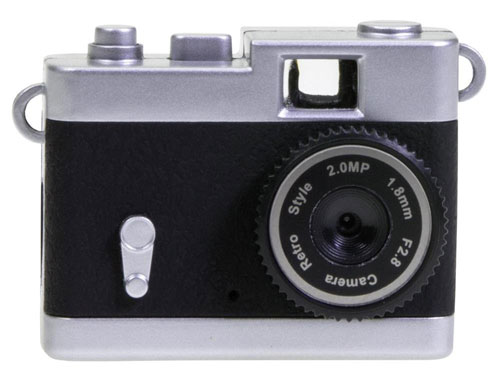 Retro photography: Dorr vintage-style mini digital camera