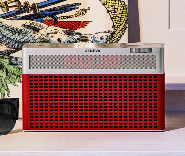 Geneva Touring S retro-style DAB radio