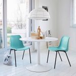 Janik tulip-style dining table at La Redoute