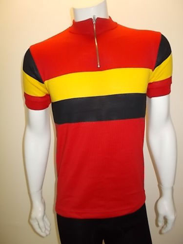 Vintage-style cycling shirts by 3M Caverni