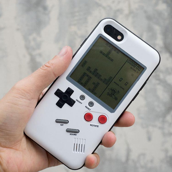 Going old school: Wanle Gameboy-inspired case for iPhone