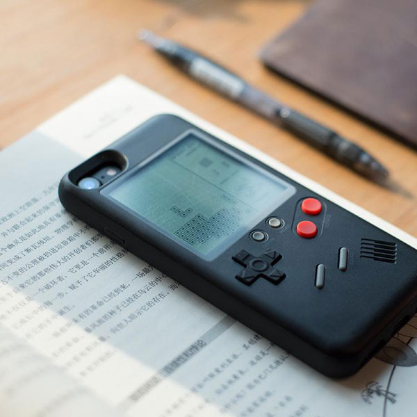 Going old school: Wanle Gameboy-inspired case for iPhone