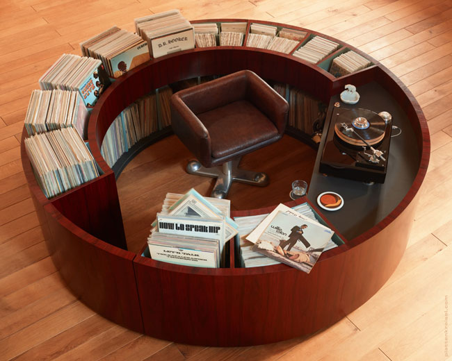 PlattenKreisel circular vinyl storage and record deck unit