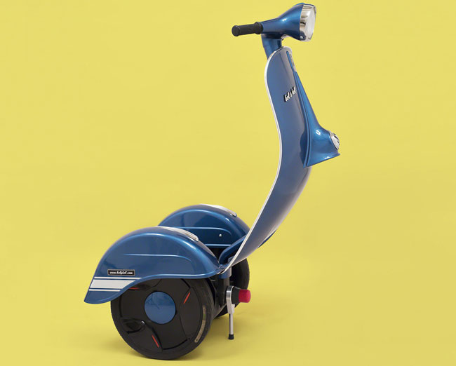Vespa-style Z-Scooter by Bel & Bel Studio