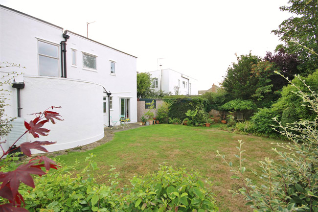 For sale: 1930s Oliver Hill art deco house in Frinton-On-Sea, Essex