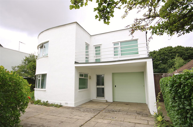 For sale: 1930s Oliver Hill art deco house in Frinton-On-Sea, Essex