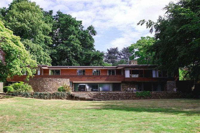 For sale: 1960s Robert Harvey midcentury modern house in Kenilworth, Warwickshire