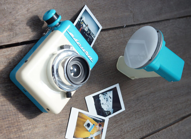 Escura Instant 60s hand-powered instant camera