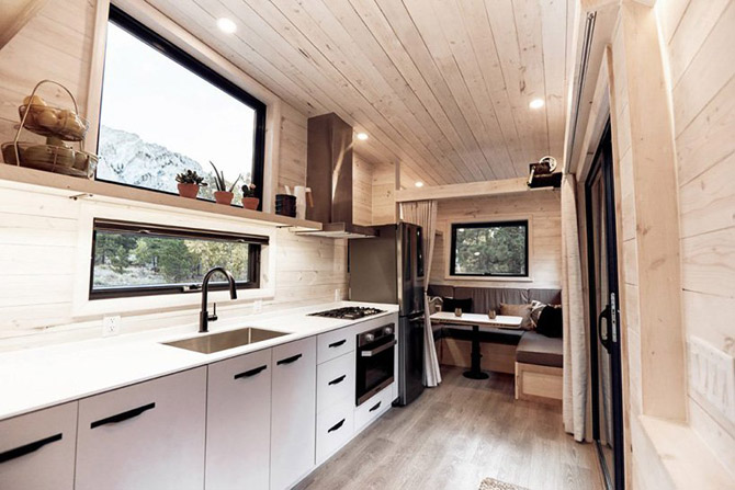 Land Ark unveils the Draper midcentury modern mobile home