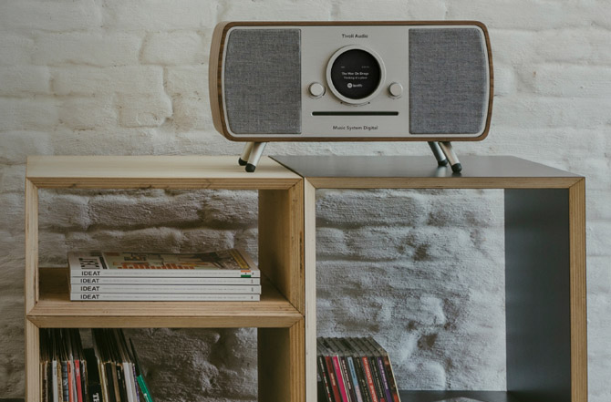 Retro-style Music System Home by Tivoli Audio