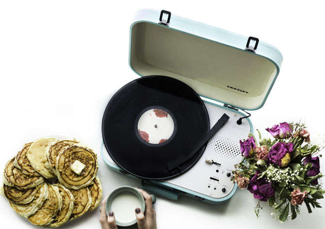 Crosley Coupe 1950s-style portable record player