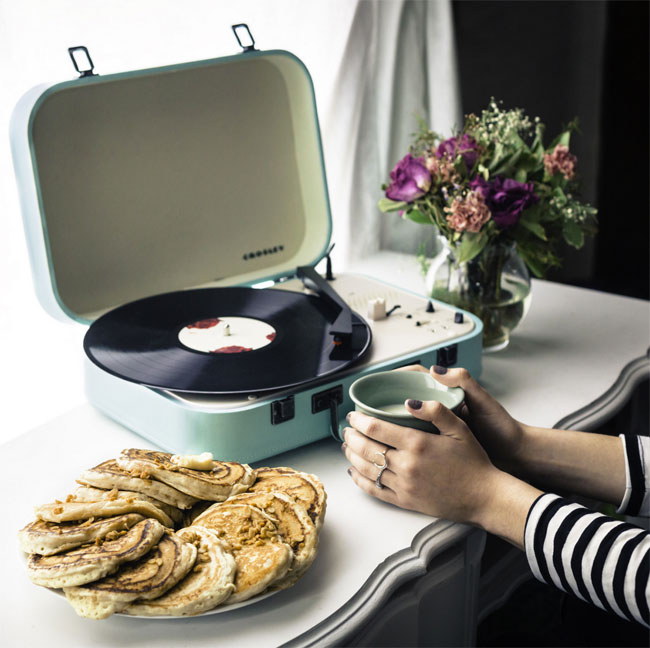 Crosley Coupe 1950s-style portable record player