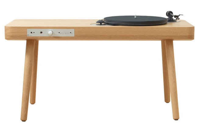 Retro Wooden Turntable record player by Harri Koskinen