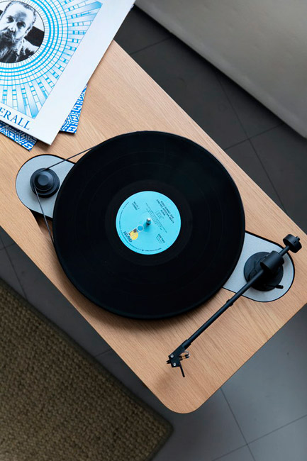 Retro Wooden Turntable record player by Harri Koskinen